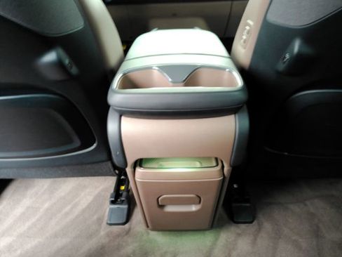 Used 2024 Kia EV9 Land image 29