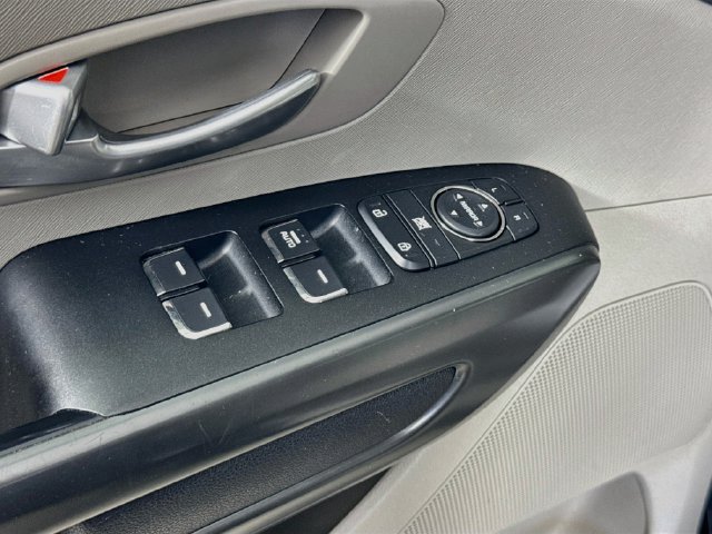 Used 2021 Kia Sedona LX FWD image 18