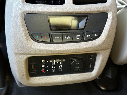 Used 2016 Honda Pilot Touring image 24