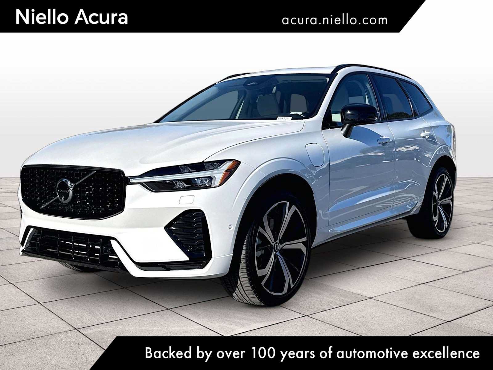 Used 2025 Volvo XC60 T8 Ultra w/ Climate Package AWD/4WD image 1