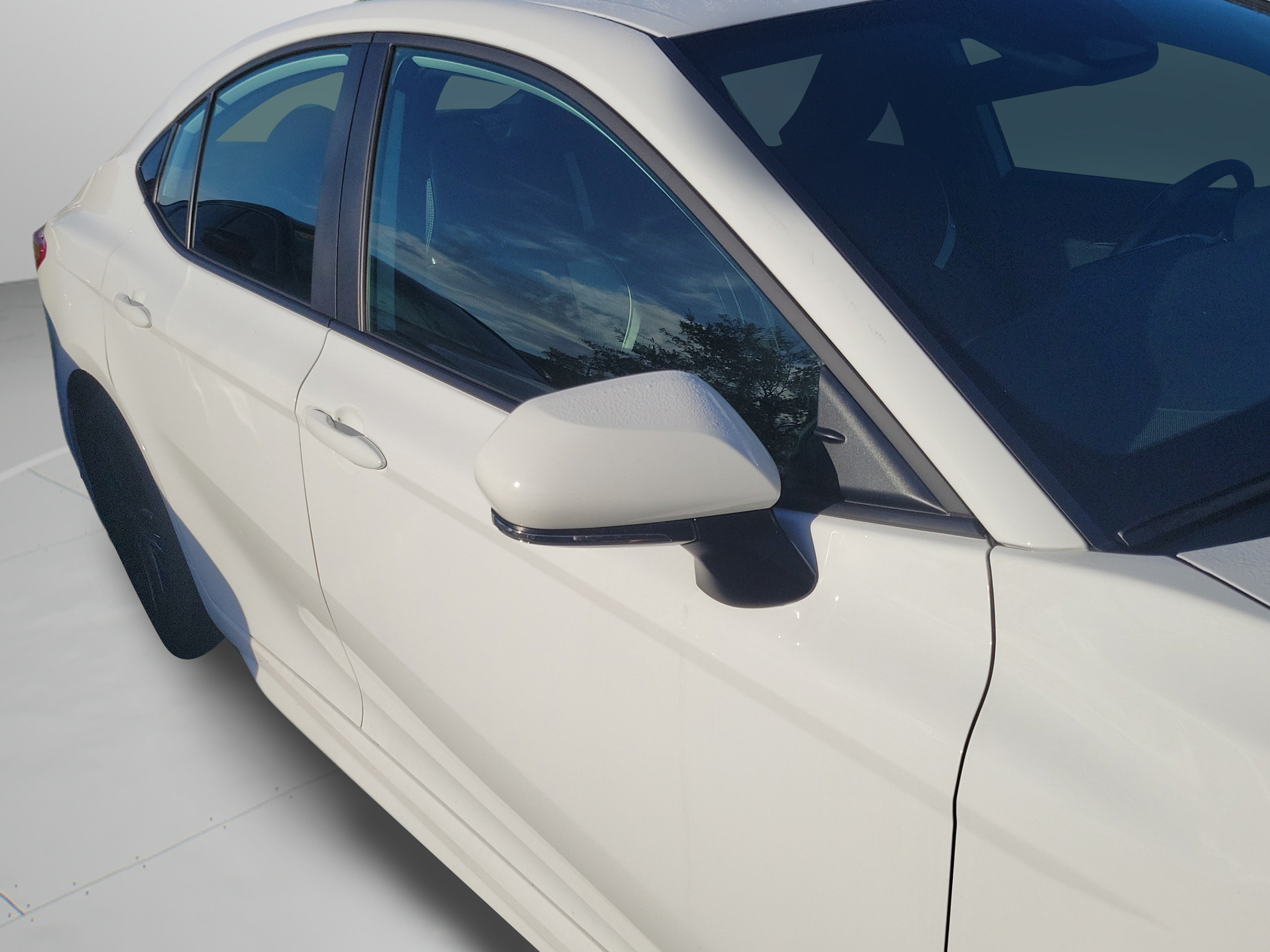 Used 2025 Toyota Camry SE FWD image 15