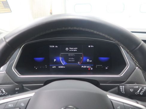 Used 2022 Volkswagen Tiguan SE AWD/4WD image 24