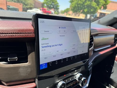 Used 2022 Ford Expedition Limited AWD/4WD image 21