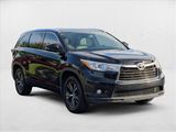 Used 2016 Toyota Highlander XLE image 3