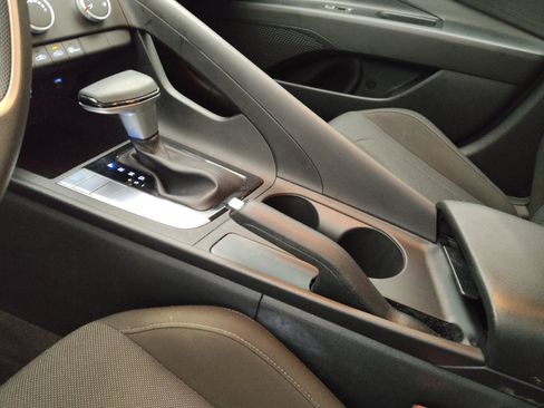 Used 2024 Hyundai Elantra SE FWD image 26