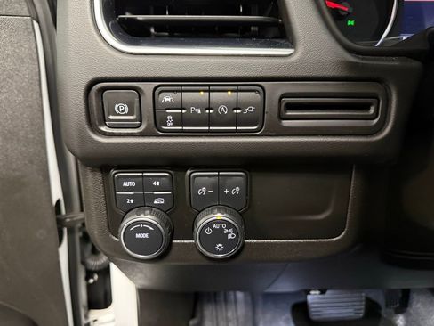 Used 2021 Chevrolet Tahoe LT w/ LT Signature Plus Package image 10