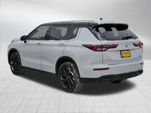 Used 2023 Mitsubishi Outlander SEL Black Edition image 5