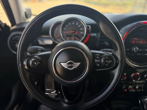 Used 2016 MINI Cooper 4-Door Hardtop image 16