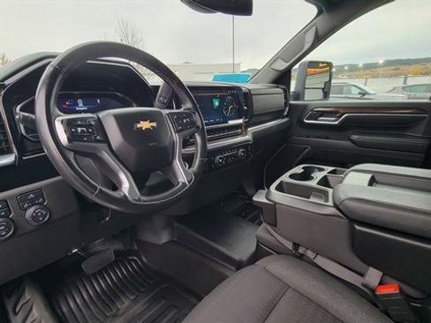 Used 2024 Chevrolet Silverado 3500 LT image 26