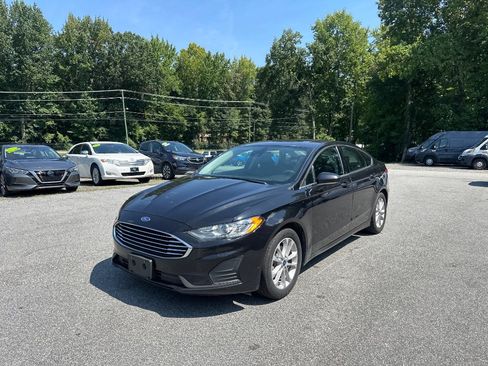 Used 2020 Ford Fusion SE FWD image 3