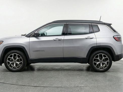 Used 2025 Jeep Compass Limited image 5