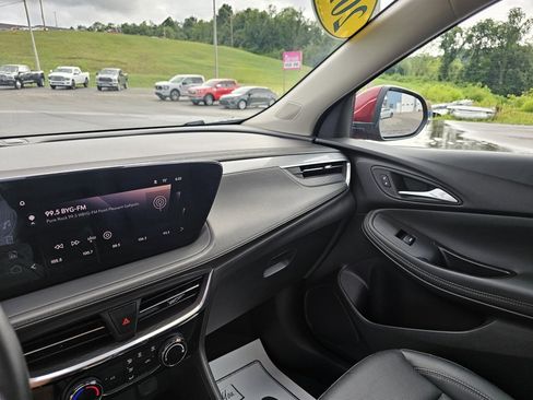 Used 2024 Buick Encore GX Sport Touring image 37