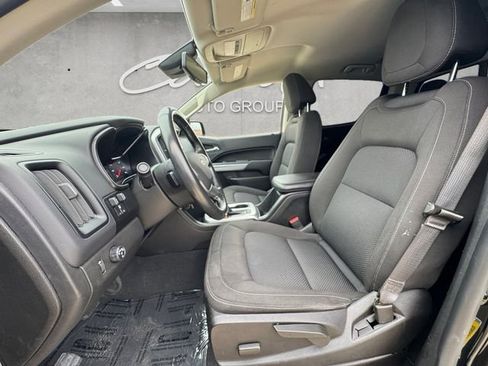 Used 2022 Chevrolet Colorado LT w/ Safety Package image 19