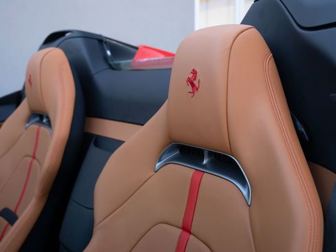 Used 2024 Ferrari SF90 Spider image 48