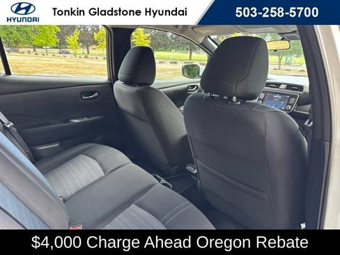 Used 2025 Nissan Leaf S FWD image 18