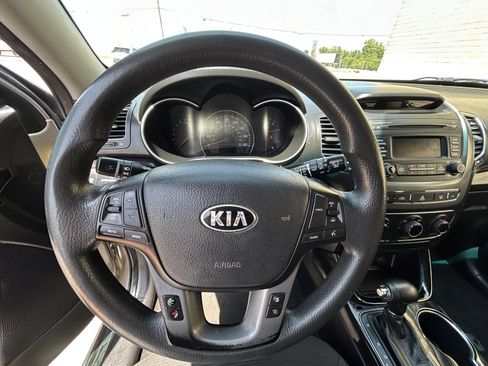 Used 2015 Kia Sorento LX AWD/4WD image 9