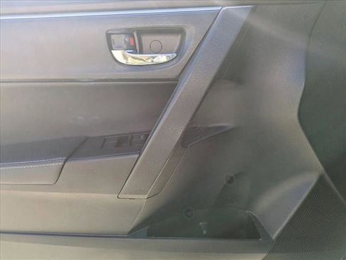 Used 2014 Toyota Corolla S image 11