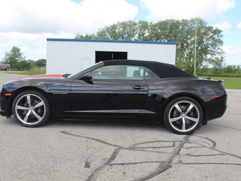 Used 2011 Chevrolet Camaro SS RWD image 2