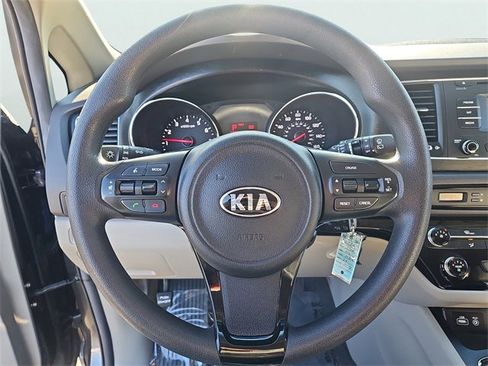 Used 2016 Kia Sedona LX w/ LX Convenience Package image 23