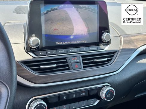 Certified 2025 Nissan Altima 2.5 SV FWD image 24
