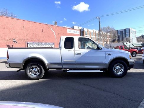 Used 2003 Ford F150 Lariat RWD image 6