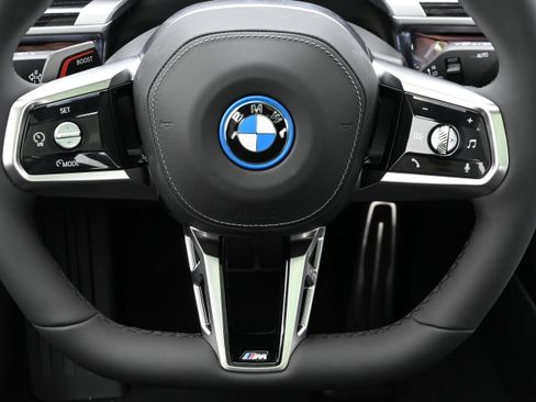New 2026 BMW i7 xDrive60 AWD/4WD image 34