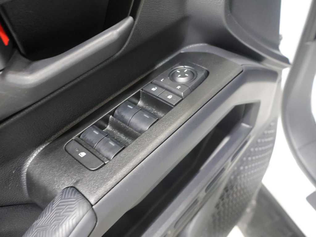 Used 2025 Toyota 4Runner SR5 AWD/4WD image 13