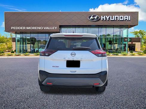 Used 2023 Nissan Rogue S image 5