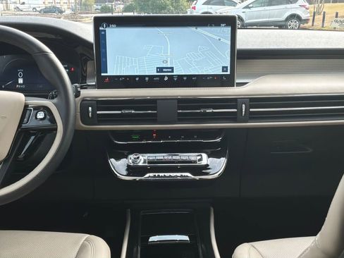 Used 2025 Lincoln Corsair FWD w/ Equipment Group 101A image 17