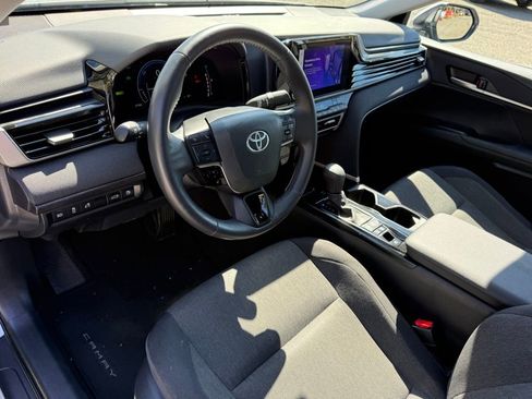 Used 2025 Toyota Camry LE w/ Convenience Package image 13