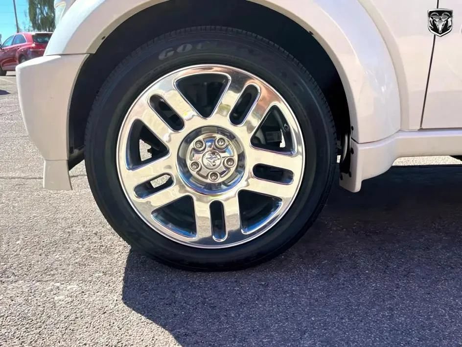 Used 2007 Dodge Nitro R/T RWD image 16