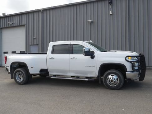 Used 2022 Chevrolet Silverado 3500 LTZ w/ LTZ Plus Package image 2