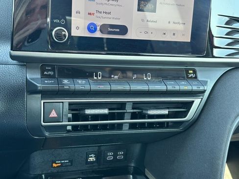 Used 2025 Toyota Camry LE image 19