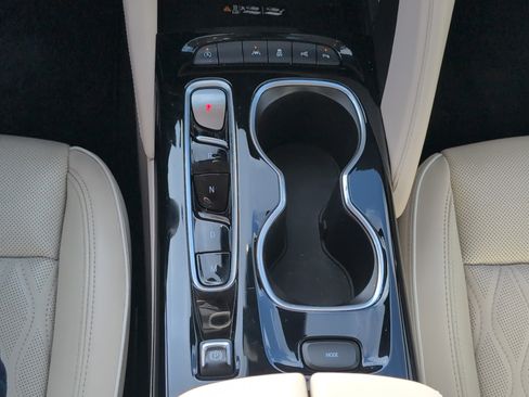 Used 2021 Buick Envision Avenir w/ Technology Package II image 22