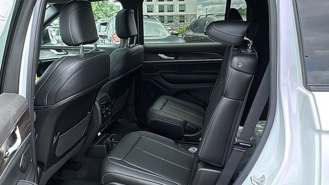 New 2026 Jeep Grand Cherokee L Limited AWD/4WD image 23