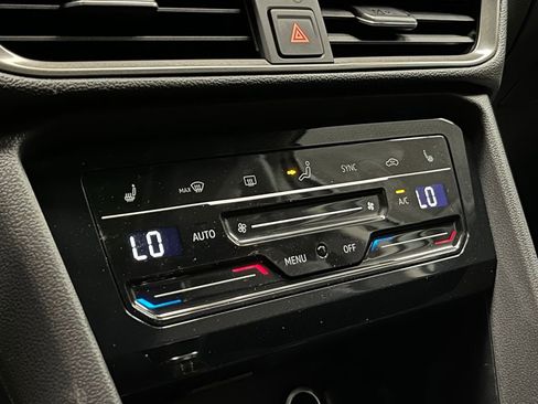 New 2026 Volkswagen Taos SE AWD/4WD image 13