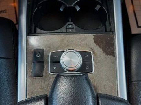 Used 2014 Mercedes-Benz E 350 4MATIC Sedan image 16