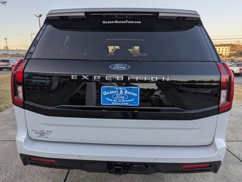 Used 2025 Ford Expedition Active image 6