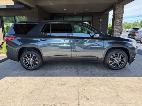 Used 2021 Chevrolet Traverse RS FWD image 5