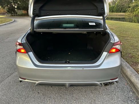 Used 2022 Toyota Camry SE image 10