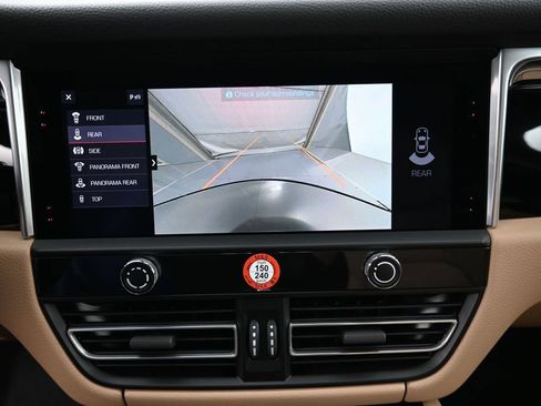 Certified 2025 Porsche Macan AWD/4WD image 19