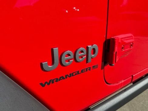 New 2025 Jeep Wrangler Unlimited Rubicon w/ Steel Bumper Group image 12