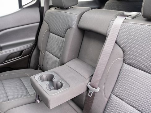 Used 2022 GMC Acadia SLE image 19