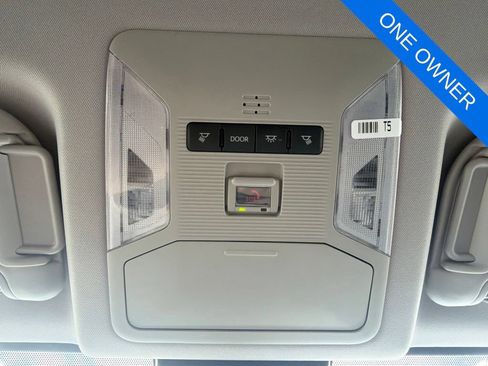 Used 2025 Toyota RAV4 XLE AWD/4WD image 20