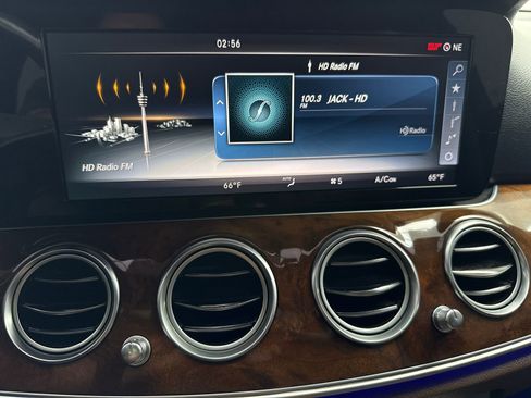 Used 2017 Mercedes-Benz E 300 image 24