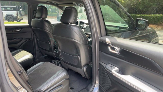 Used 2023 Jeep Grand Cherokee L Laredo AWD/4WD image 12