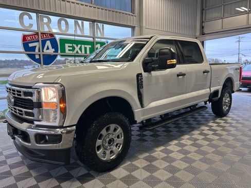 Used 2024 Ford F250 XLT image 3