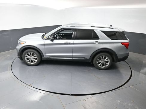 Used 2022 Ford Explorer Limited w/ Equipment Group 301A AWD/4WD image 20