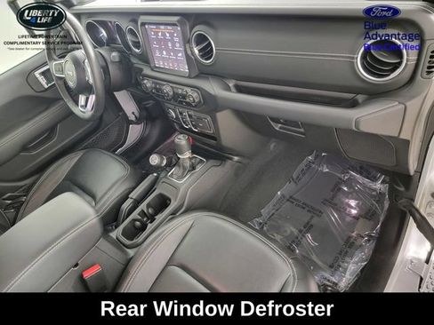 Used 2023 Jeep Wrangler Unlimited Sahara w/ Cold Weather Group AWD/4WD image 18