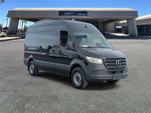 Used 2025 Mercedes-Benz Sprinter 2500 image 8